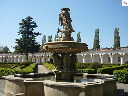G. P. Tencalla, Il loggiato nel giardino barocco di Kroměříž (CZ)